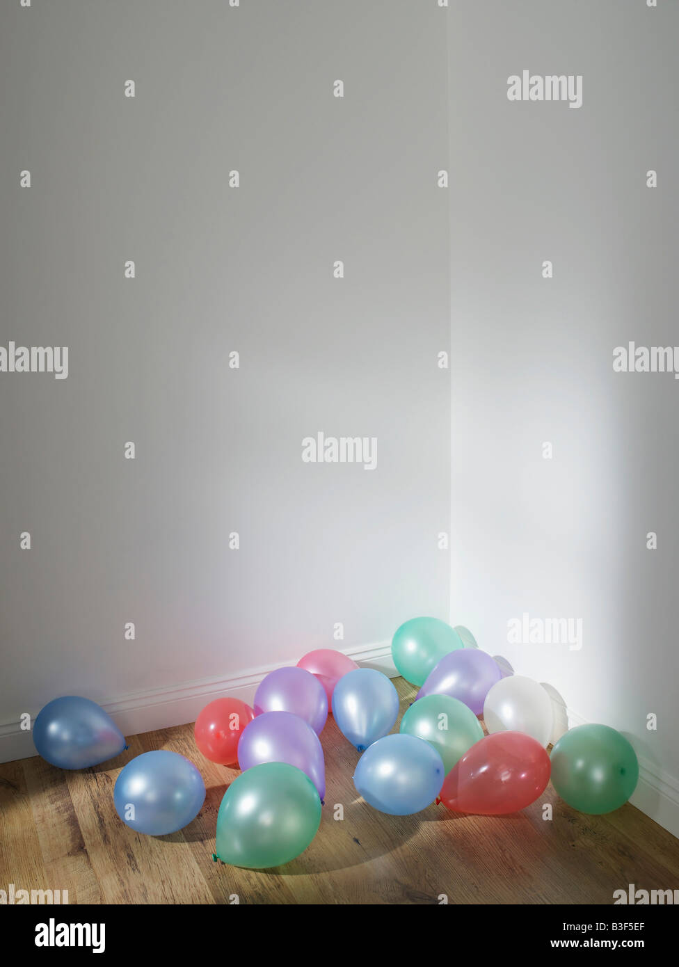 Party Luftballons in einer Ecke Stockfoto