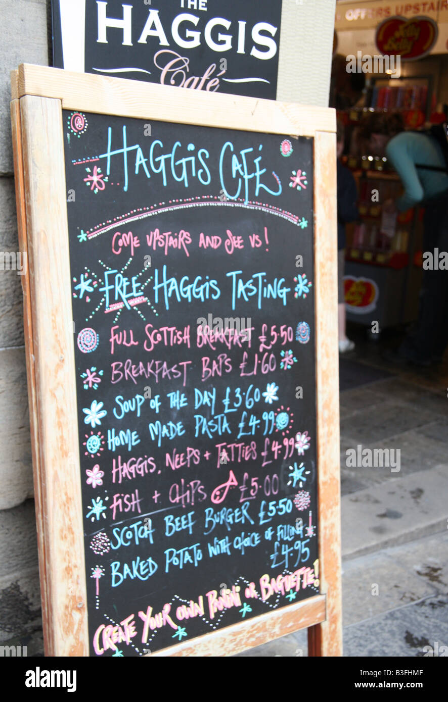 Cafe in der Nähe von Edinburgh Castle bietet kostenlose Haggis Verkostung Stockfoto