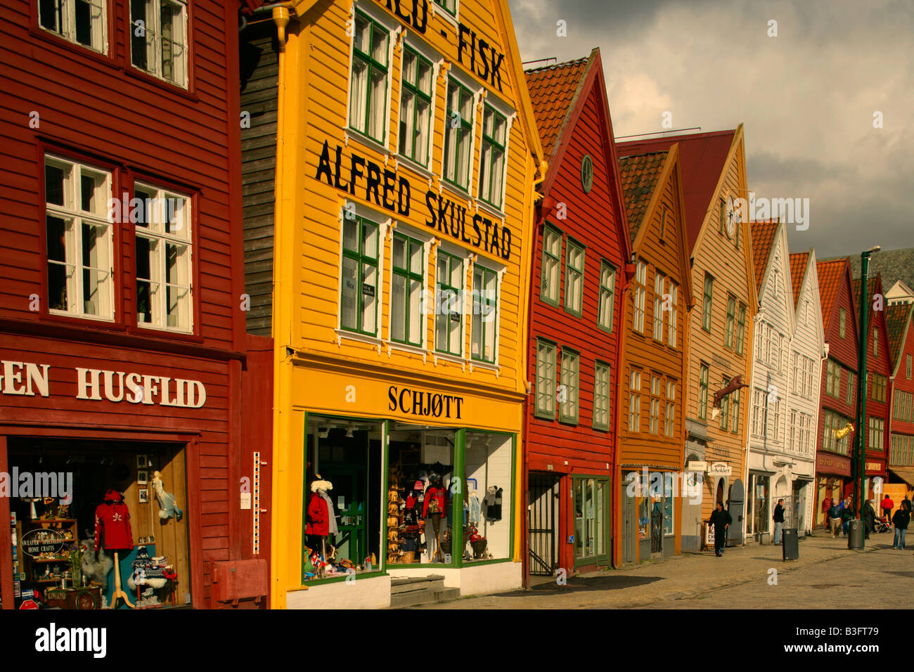 Holzhäusern bunten historischen Handelshäuser im UNESCO-Weltkulturerbe Bryggen Bergen Norwegen Stockfoto