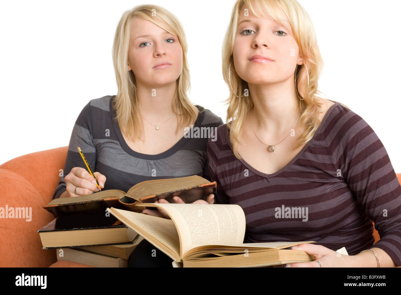 Mädchen bei den Hausaufgaben Stockfoto