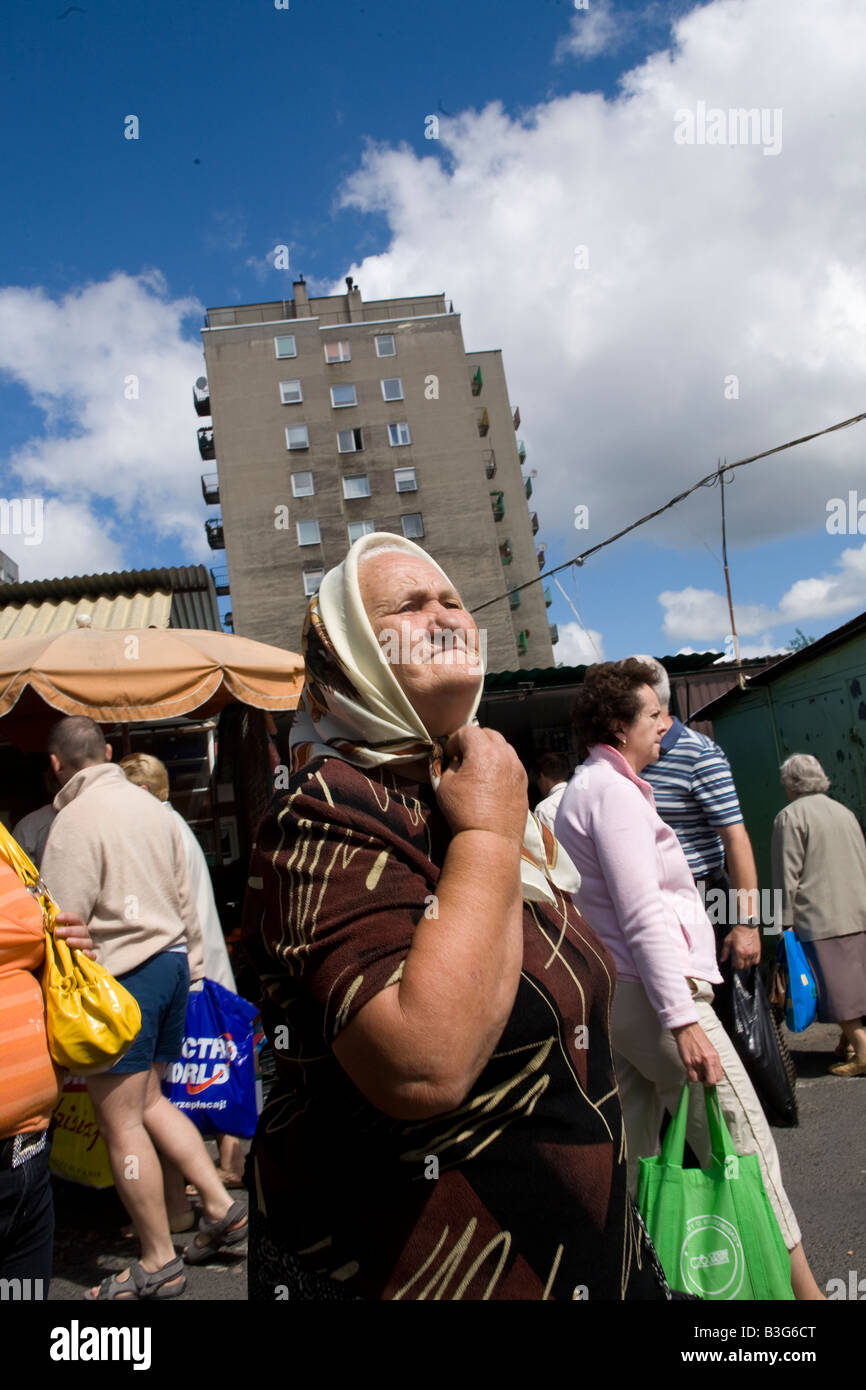 Alte Geschäfte auf einem Bauernmarkt in Zielona Gora Polen Stockfoto