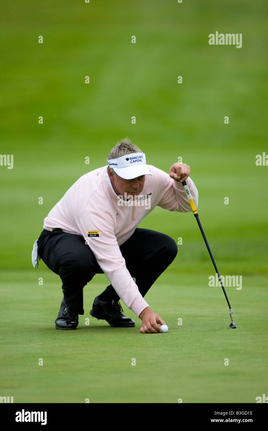 GLENEAGLES Schottland 29.August Nord Irland s Darren Clarke ein Putt Schlange, während in der Johnnie Walker Classic im Wettbewerb Stockfoto