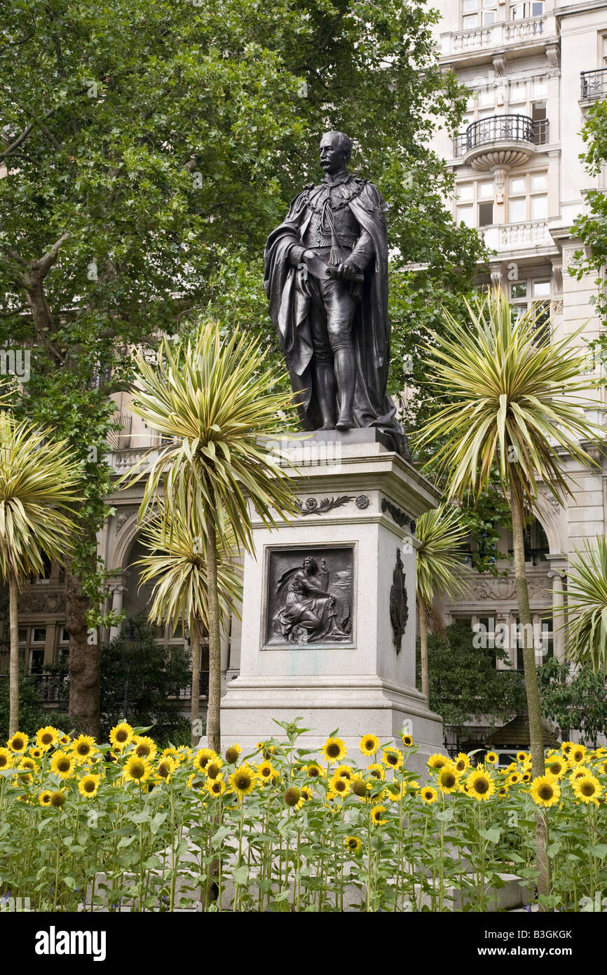 Sir Henry Bartle Edward Frere 1. Baronet GCB GCSI 29. März 1815 29. Mai 1884 Statue der Böschung London Stockfoto