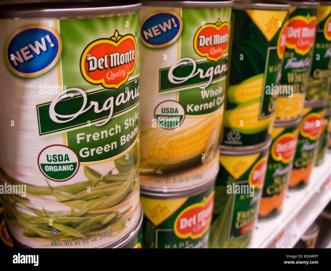 Dosen von Del Monte Foods Gemüsekonserven auf einem Supermarktregal in New York Richard B Levine gesehen werden Stockfoto