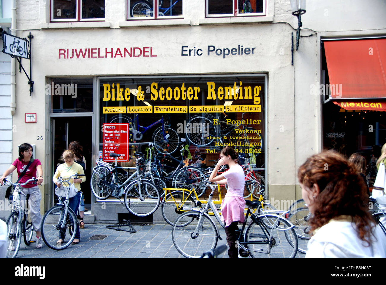 Fahrrad Verleih Shop in Brügge Stockfoto