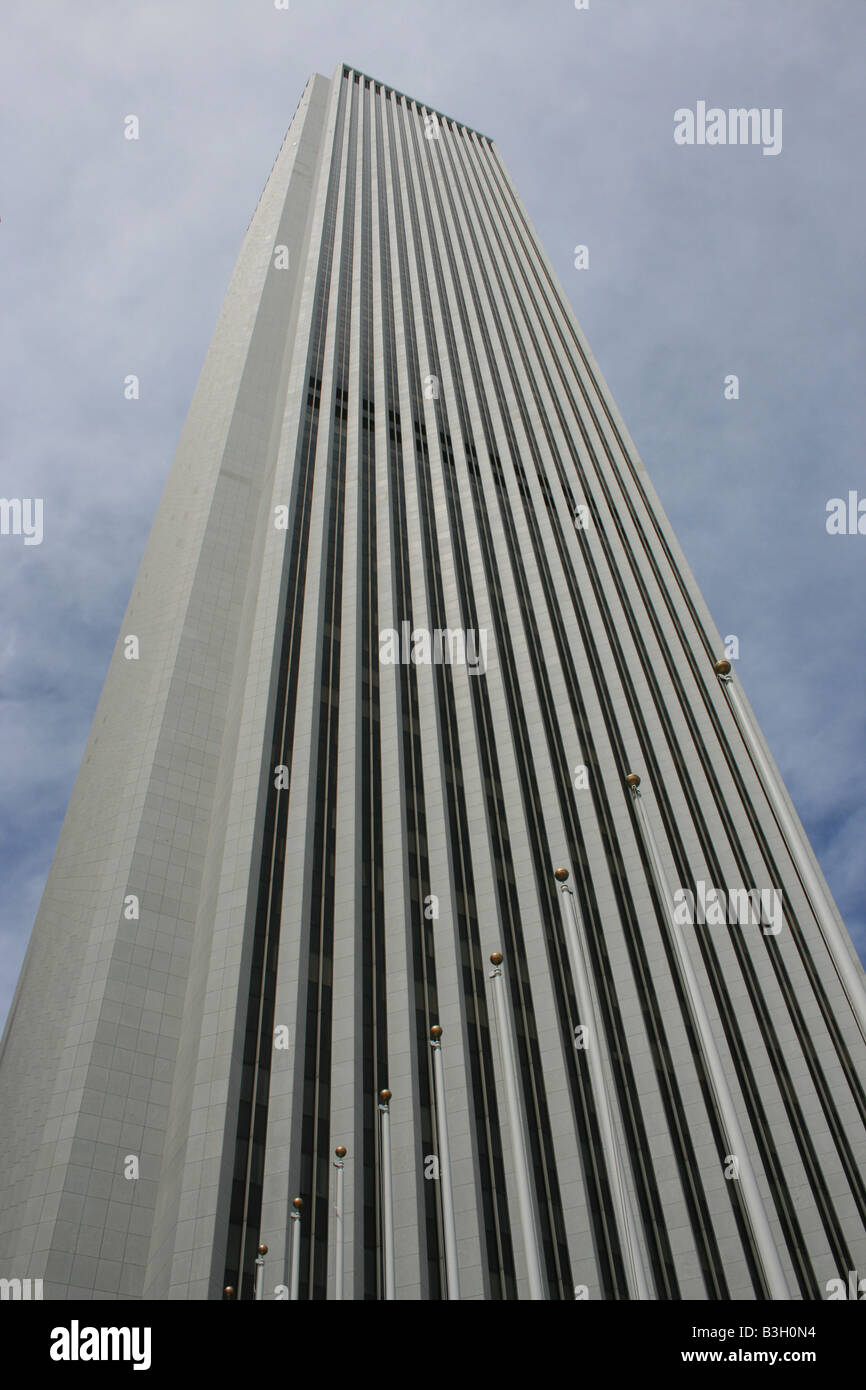 Nach oben auf das Aon Center, Innenstadt von Chicago. Stockfoto