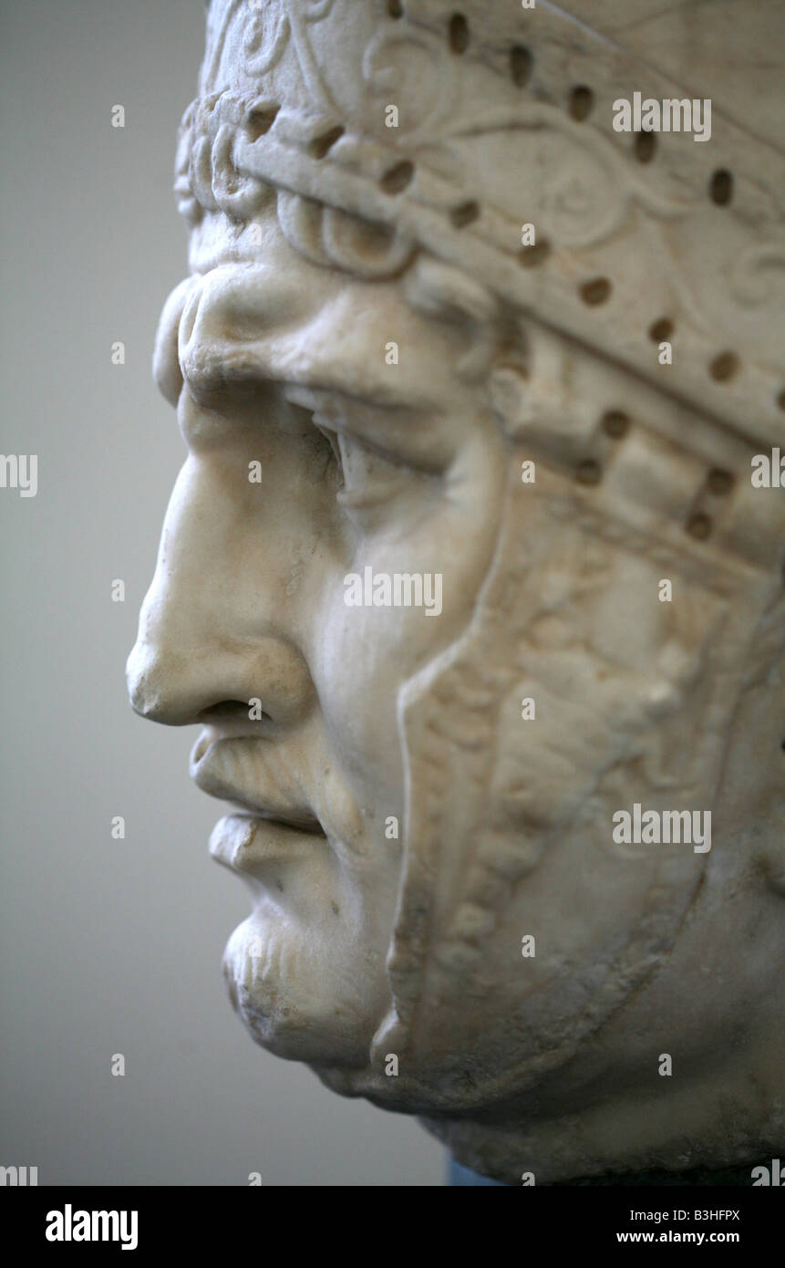 Marmorbüste von Roman Warrior im Pergamon Museum in Berlin, Deutschland Stockfoto