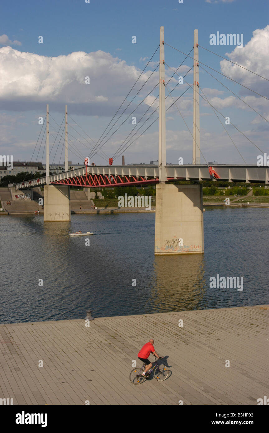 Radfahrer auf der Donauinsel Stockfoto