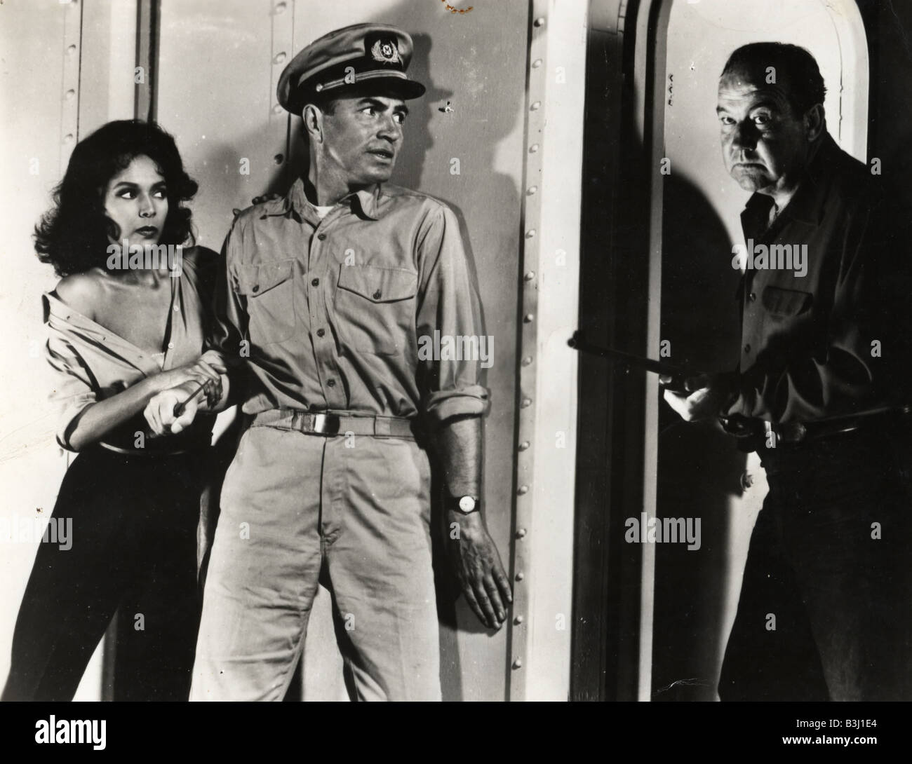 DIE DECKS RAN RED 1958 MGM-Film mit von links Dorothy Dandridge, James Mason und Broderick Crawford Stockfoto