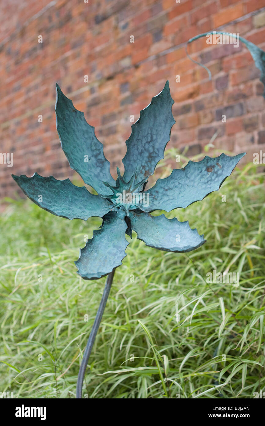 Bio Blattformen Kupfer Gartenskulpturen Clarke Bildhauers Peter M Stockfoto