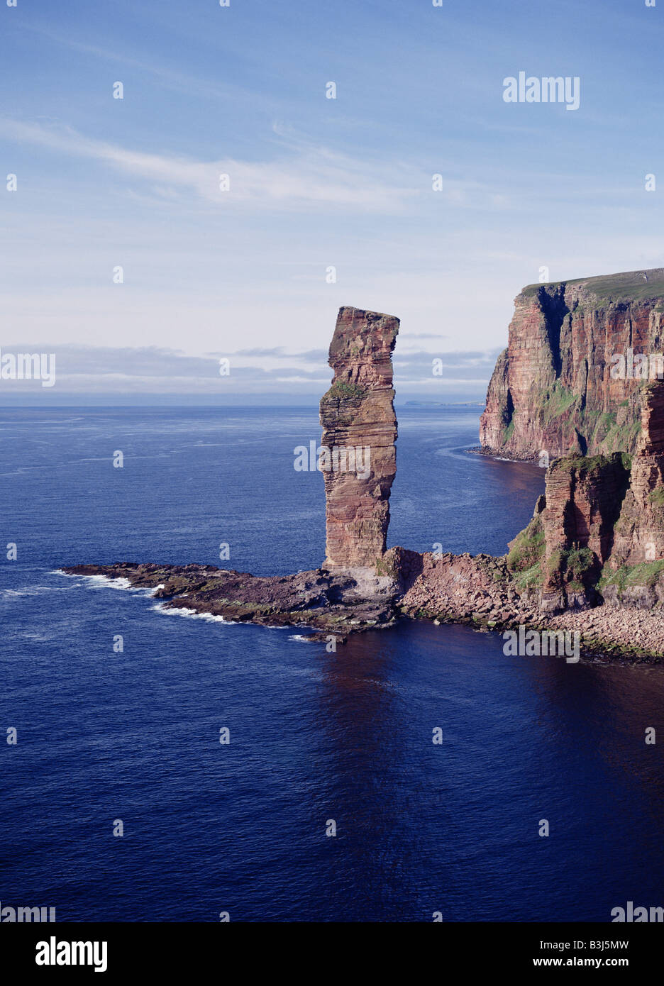 dh Old man of Hoy scotland HOY ORKNEY Sea Stack Cliff Britain Red Sandstone Cliffs Coast uk Devonian Period Basalt scottish Stone atlantic Ocean Stockfoto