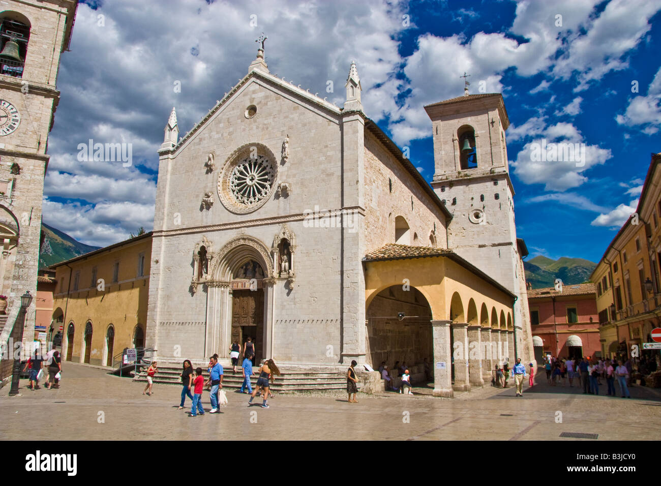 San Benedetto Kirche Norcia Perugia Umbrien Italien gotischen Stil vier Evangelisten Marktplatz geschlossen, überdachte Getreide, Getreide Stockfoto