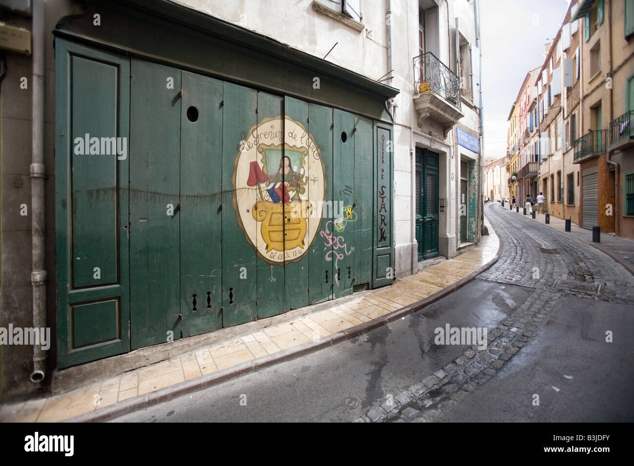 eine Straße in der alten Stadt Perpignan Frankreich Stockfoto eine Straße in der alten Stadt Perpignan Frankreich Stockfoto