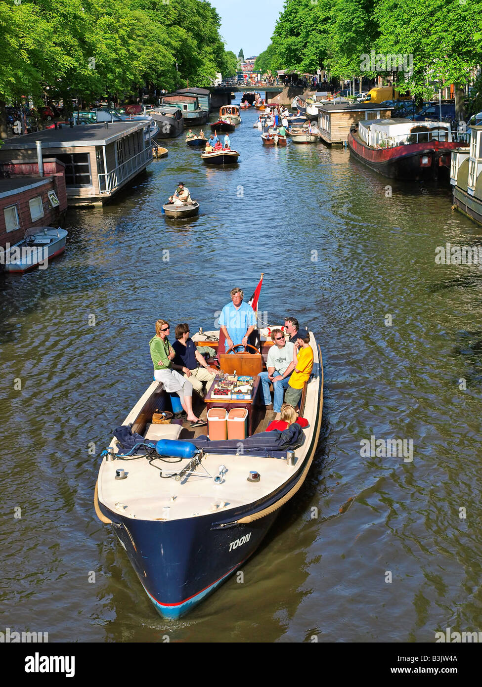 Nautism entlang des Kanals, Amsterdam, Niederlande. Stockfoto