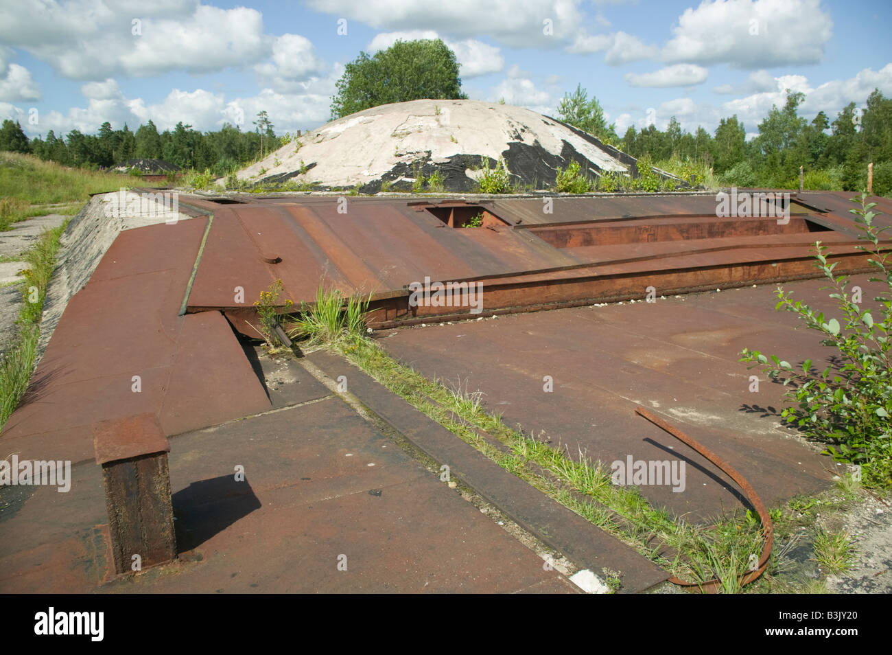 Sowjetische nukleare Raketenbasis, Plokstine, Litauen ruiniert. Stockfoto