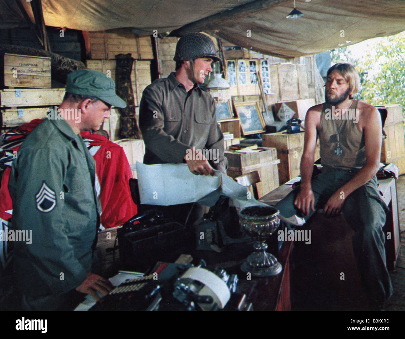 Kellys HEROES 1970 MGM Film mit Clint Eastwood und Donald Sutherland auf der rechten Seite Stockfoto