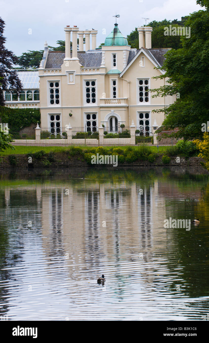 Späten georgianischen Gebäude, entworfen vom Architekten Robert Smirke stehend auf ein Originalteil von Burg Burggraben Hereford Herefordshire Stockfoto