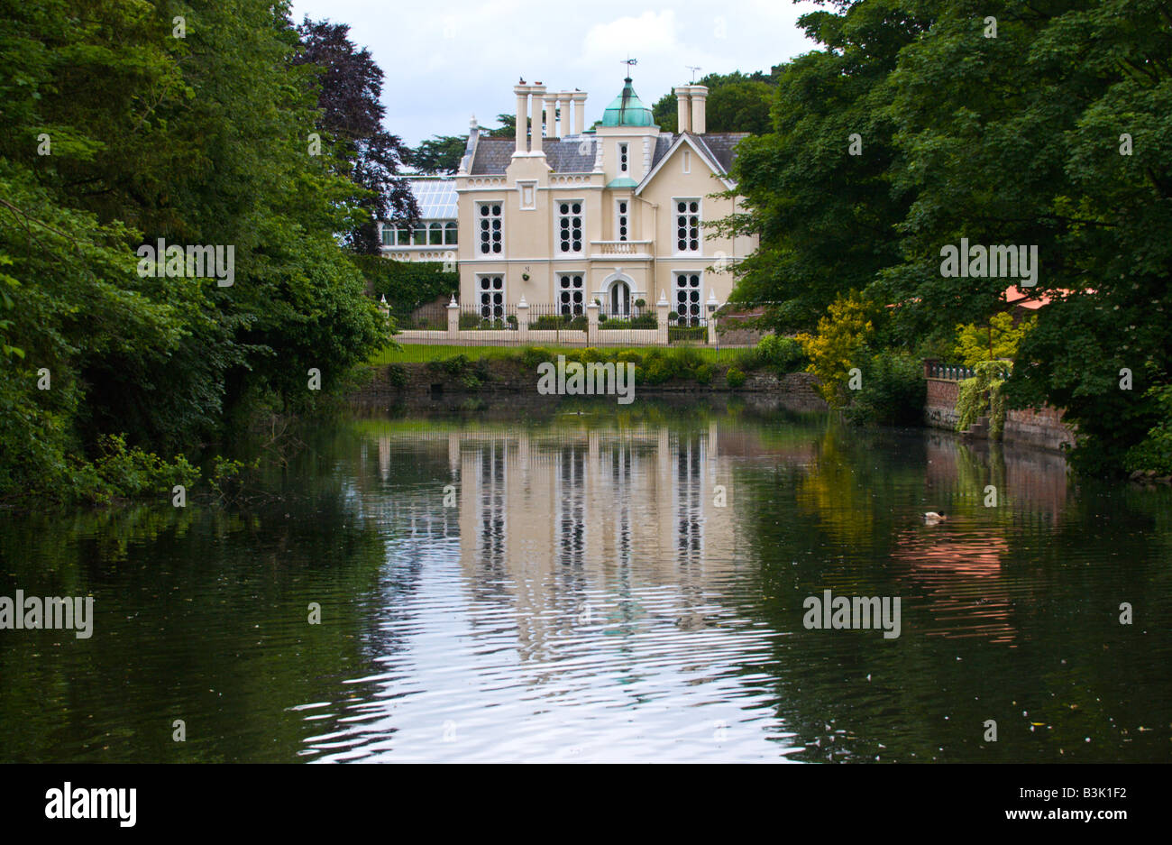 Späten georgianischen Gebäude, entworfen vom Architekten Robert Smirke stehend auf ein Originalteil von Burg Burggraben Hereford Herefordshire Stockfoto