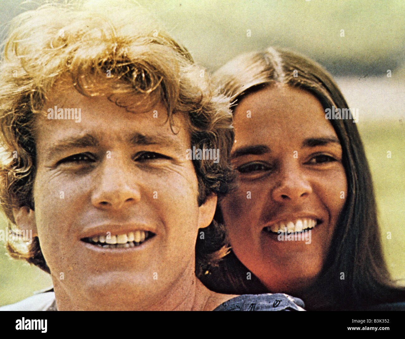 LOVE STORY 1970 Paramount Film mit Ryan O'Neal und Ali MacGraw Stockfoto