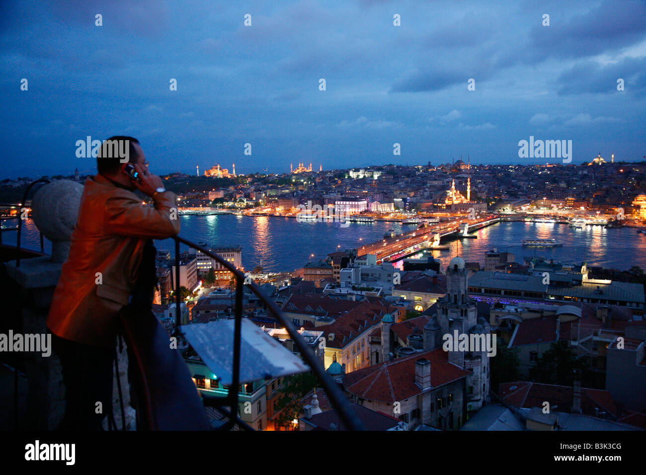 Mai 2008 - Brücke Skyline von Istanbul mit Blick über das Goldene Horn und der Galata Istanbul Türkei Stockfoto