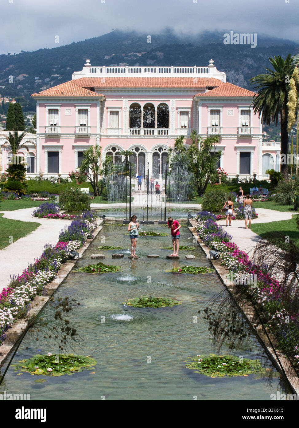 Die Gärten und die Villa Ephrussi de Rothschild auf Cap Ferrat in der Nähe von Nizza, Cote d Azur Provence Frankreich Stockfoto