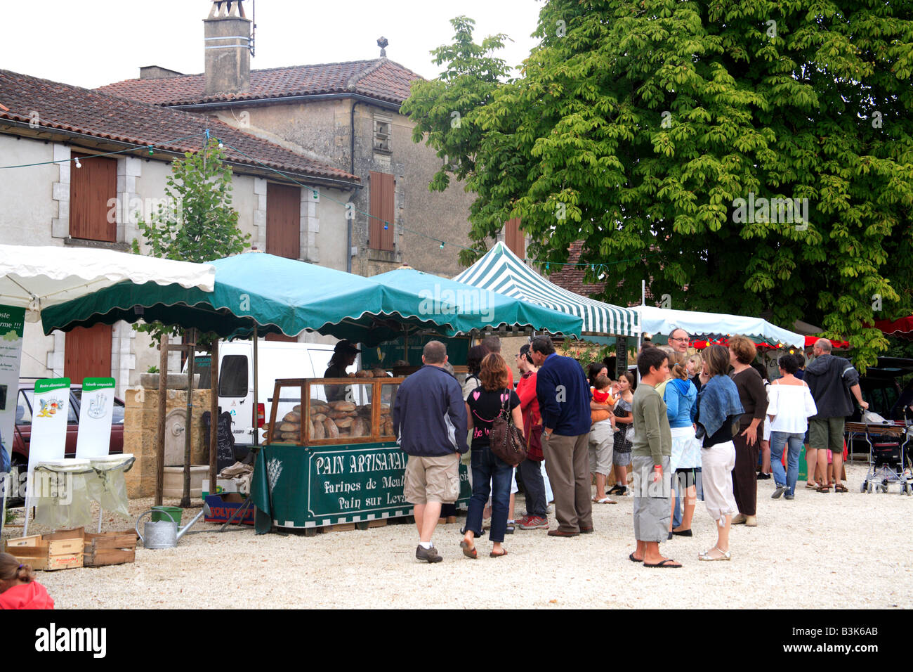 Molieres Bastide Stadt Perigord Frankreich Flohmarkt Stockfoto