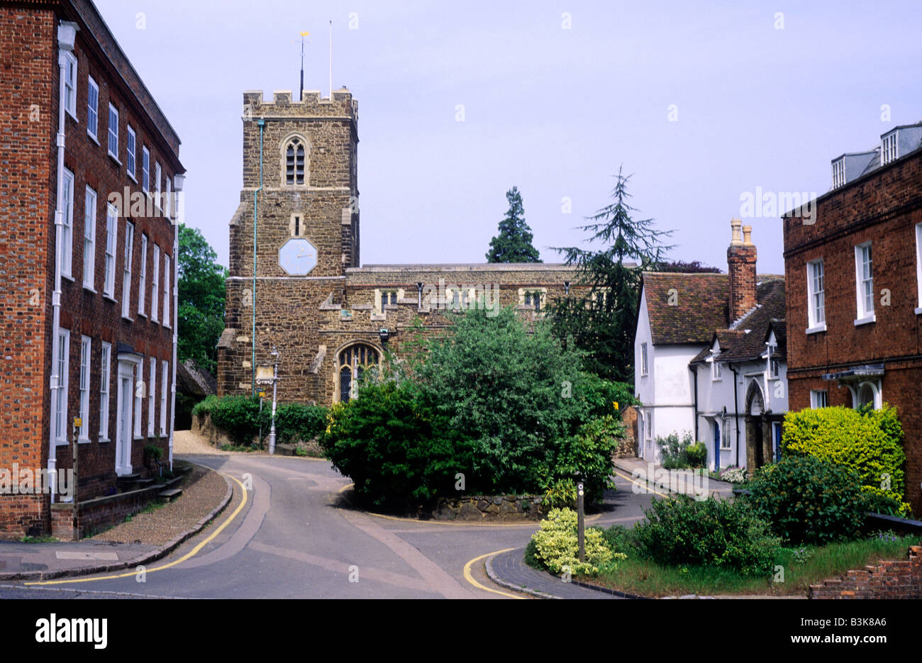 Ampthill mittelalterlichen Kirchenbauten in der georgischen Architektur Bedfordshire England UK Treet Stadt Stadtbild Stockfoto
