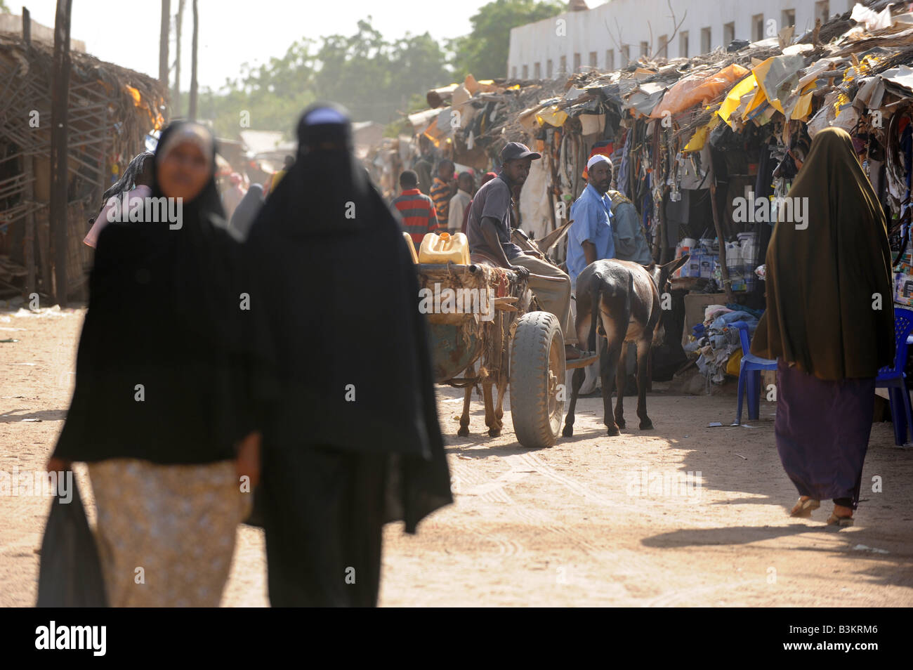 Somalis in Mandera Markt auf der kenianischen Seite der kenianischen somalischen Grenze 29 6 2008 Stockfoto