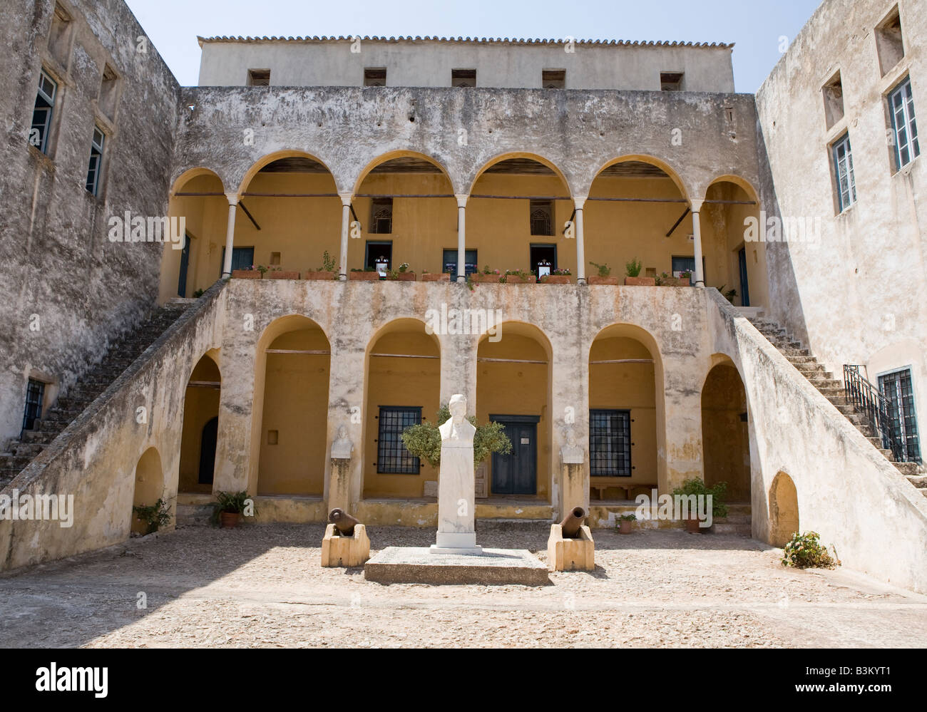 Antike Kanonen außerhalb der Chatzi - Giannis Mexis Museum Spetses griechischen Inseln Hellas Stockfoto