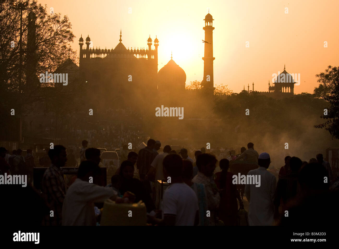 Sonnenuntergang über der Jama Masjid in Alt-Delhi, Indien, das Jama Masjid ist die größte Moschee in Indien und wurde von Shahjahan gebaut. Stockfoto