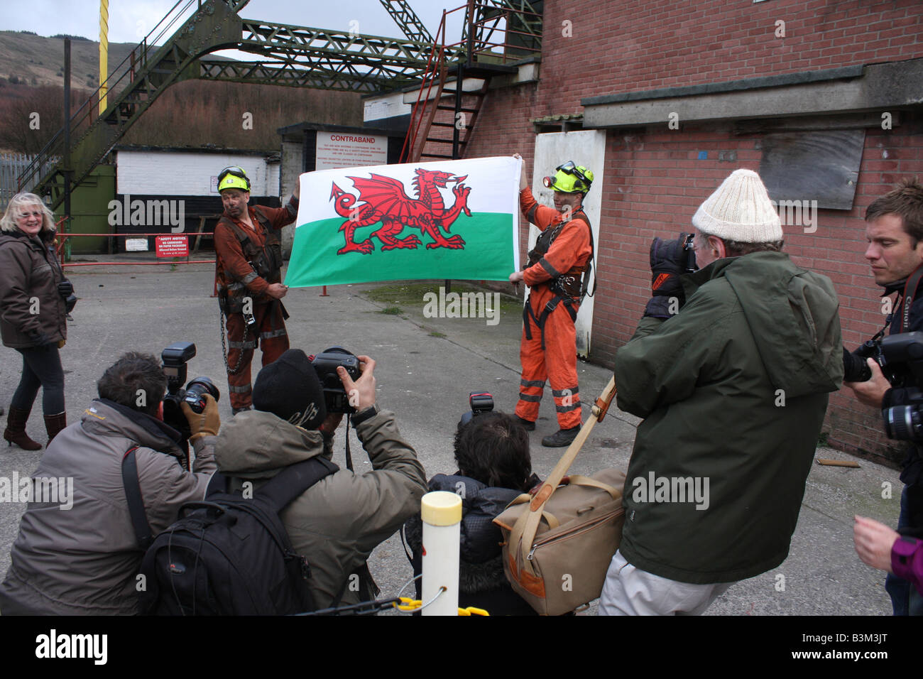 Presse-Fotografen fotografieren der walisische Bergleute am Tower Colliery in Süd-Wales bei seiner Schließung Zeremonie Stockfoto