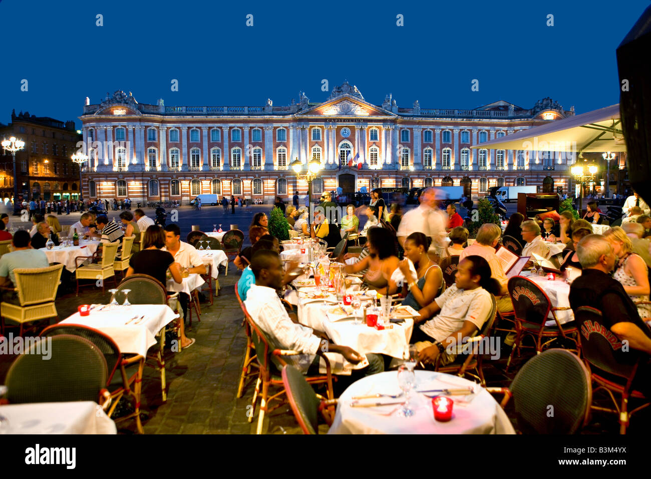 Restaurant im Quadrat Capitole in Toulouse Stockfoto