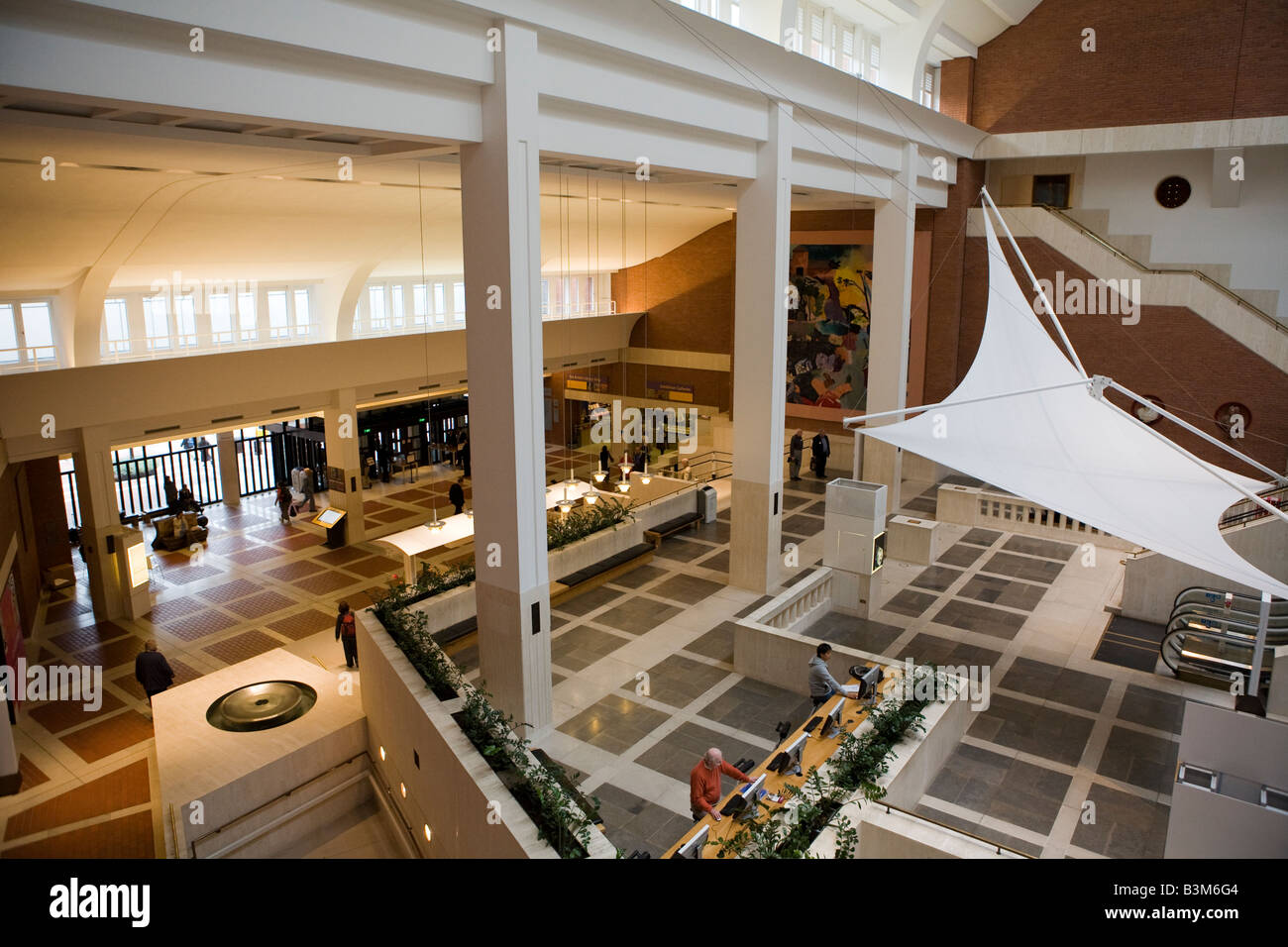 Main-Eingangshalle auf der British Library London UK Europe Stockfoto