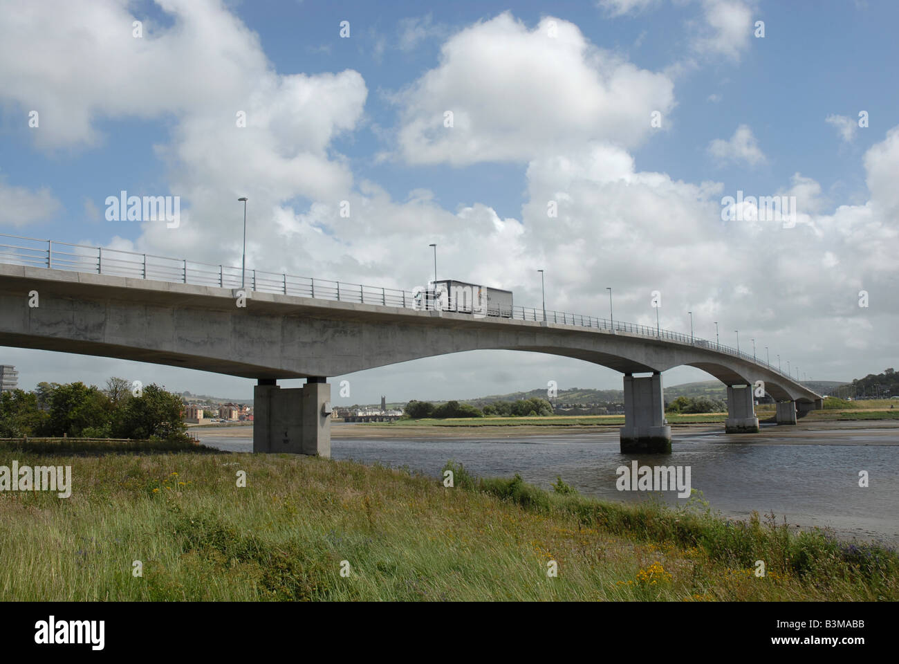 Barnstaple Western Bypass Straßenbrücke über den Fluss Taw in Nord-Devon Stockfoto