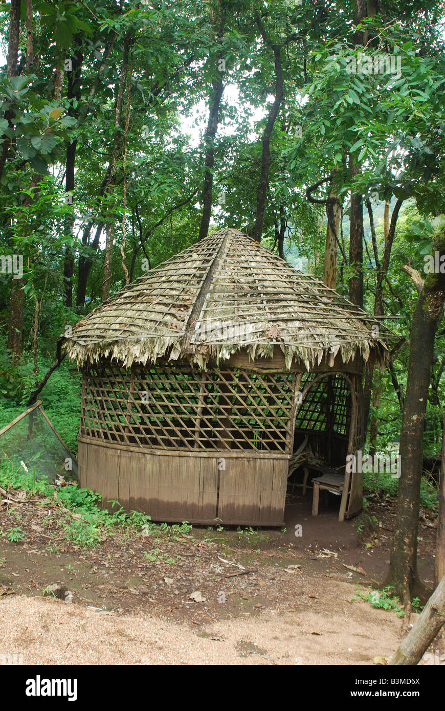 Eine kleine Hütte in der Nähe von Athirappalli, Dist Thrissur, Kerala. Stockfoto