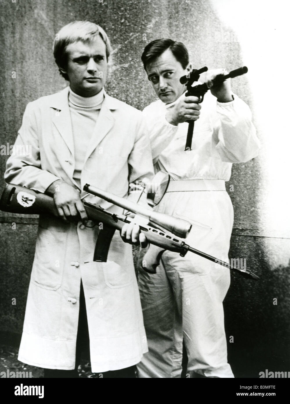 THE MAN FROM U.N.C.L.E   US-NBC sechziger Jahre TV-Serie mit Robert Vaughn auf der rechten Seite und David McCallum Stockfoto