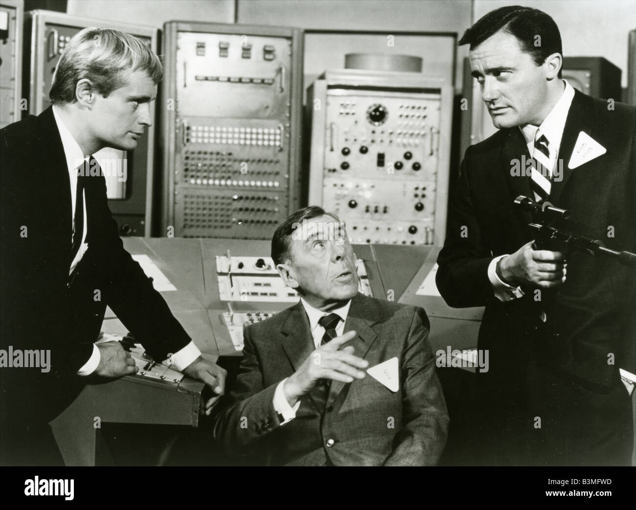 THE MAN FROM U.N.C.L.E   US-NBC sechziger Jahre TV-Serie mit von links David McCallum, Leo G Carroll und Robert Vaughn Stockfoto