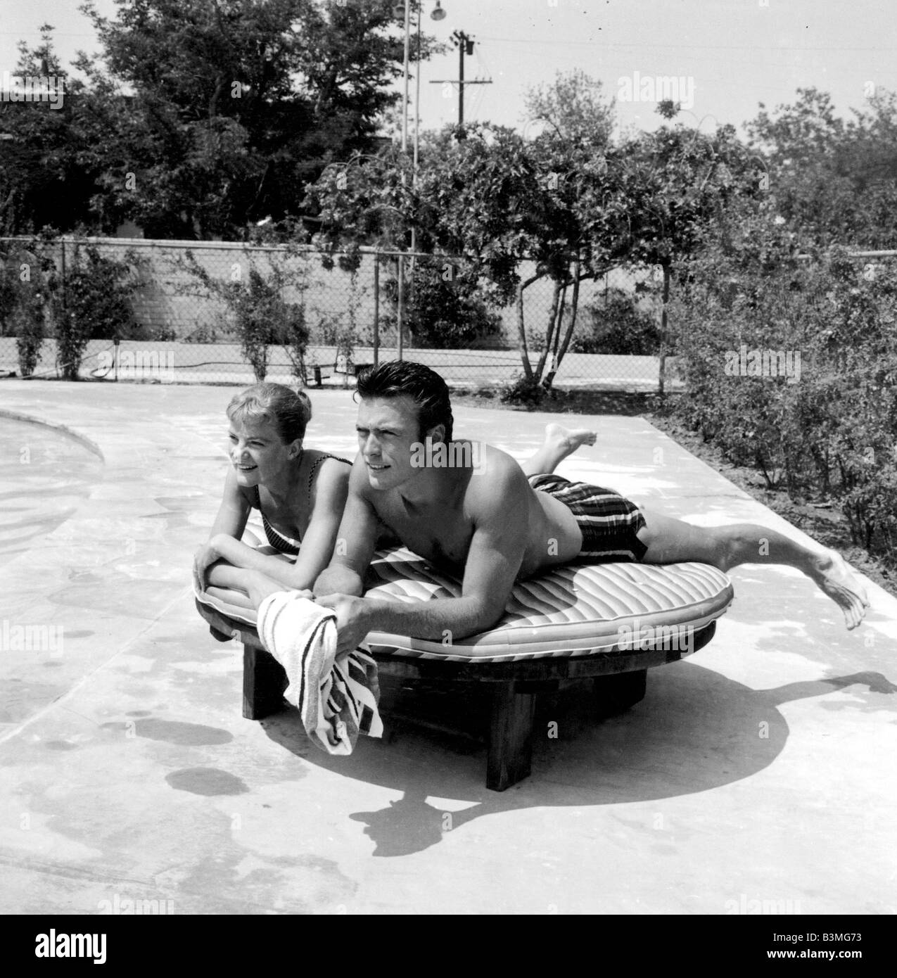 CLINT EASTWOOD U.S.-Schauspieler von 1965 an seine erste Frau Maggie Johnson nach Hause in Los Angeles Stockfoto