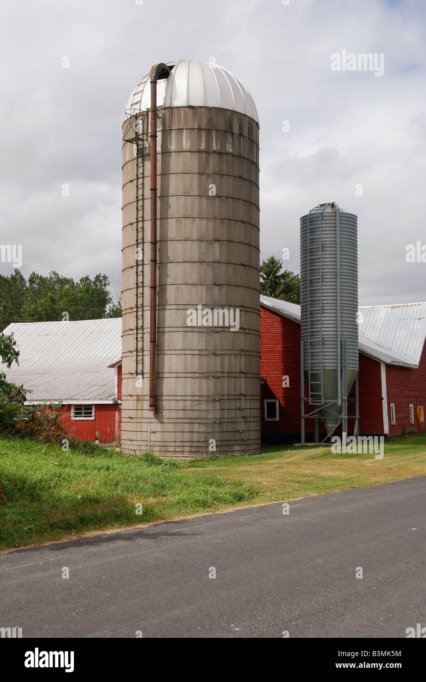 Nahaufnahme von Silo auf Bauernhof Stockfoto