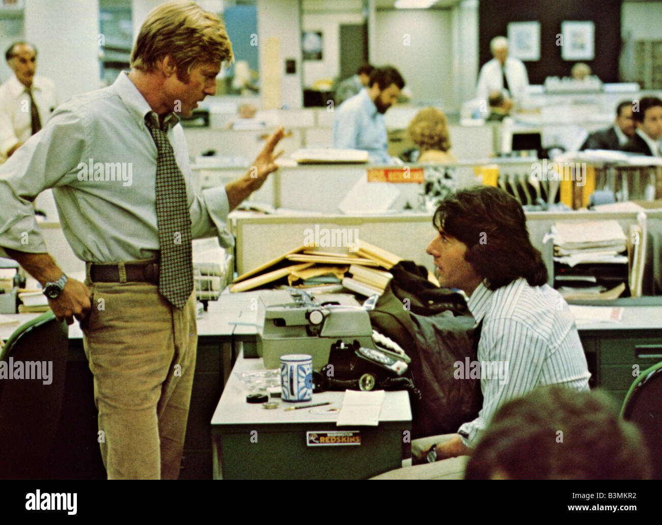 ALL THE PRESIDENT Männer 1976 Warner Film mit Robert Redford auf der linken Seite und Dustin Hoffman Stockfoto