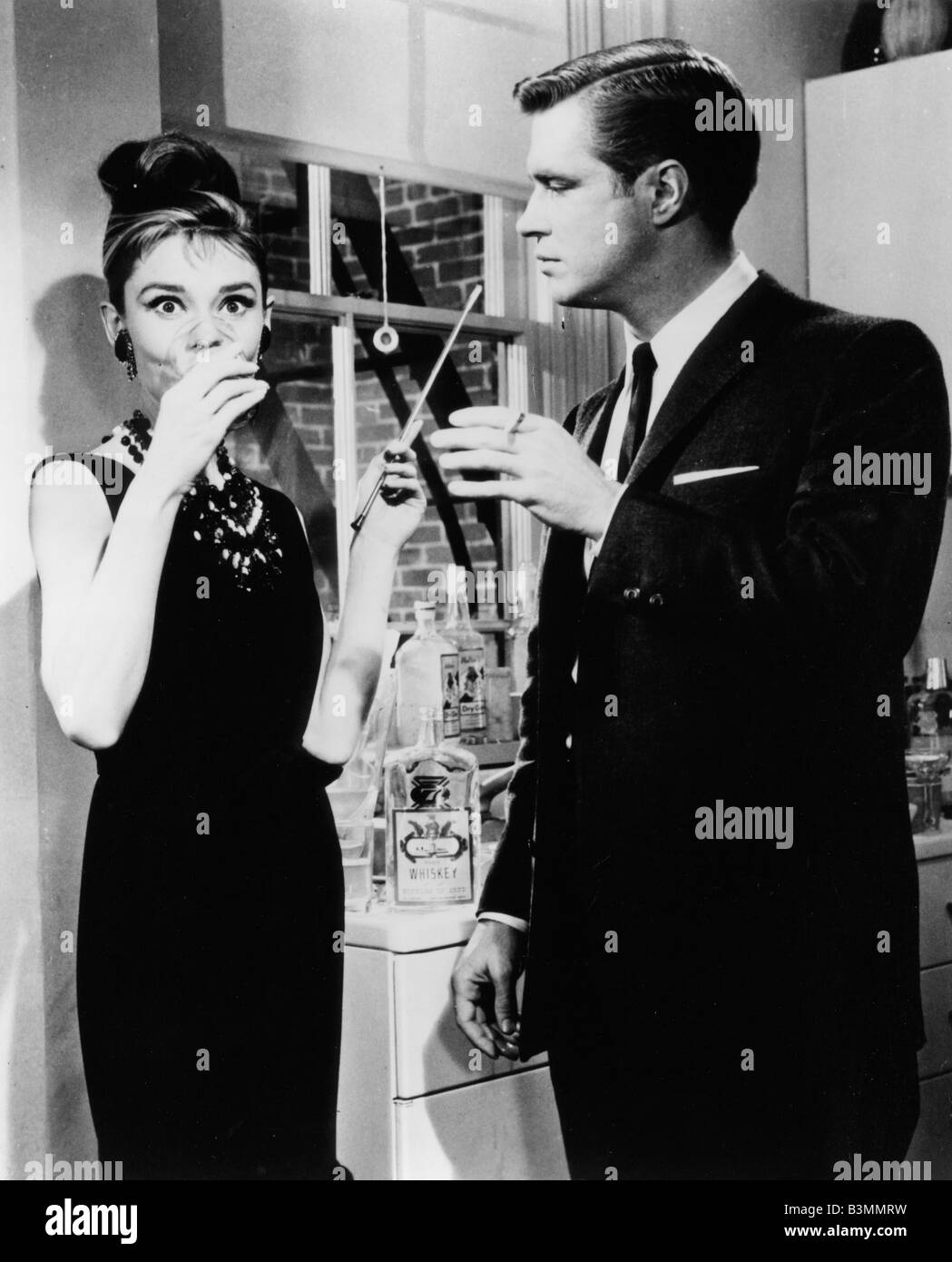 BREAKFAST AT TIFFANY 1961 Paramount Film mit Audrey Hepburn und George Peppard Stockfoto