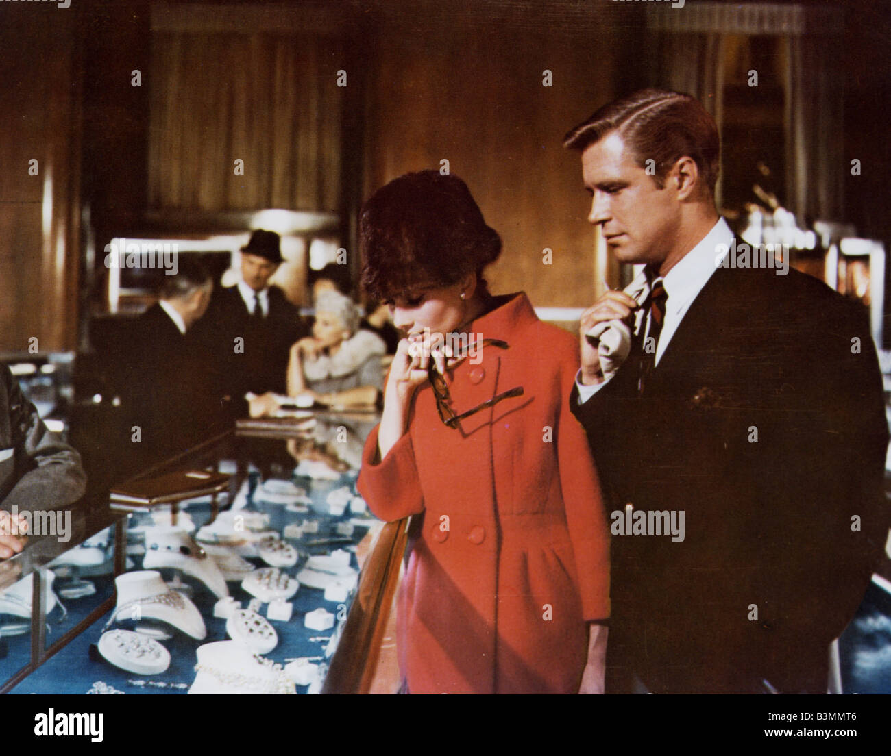 BREAKFAST AT TIFFANY 1961 Paramount Film mit Audrey Hepburn und George Peppard Stockfoto