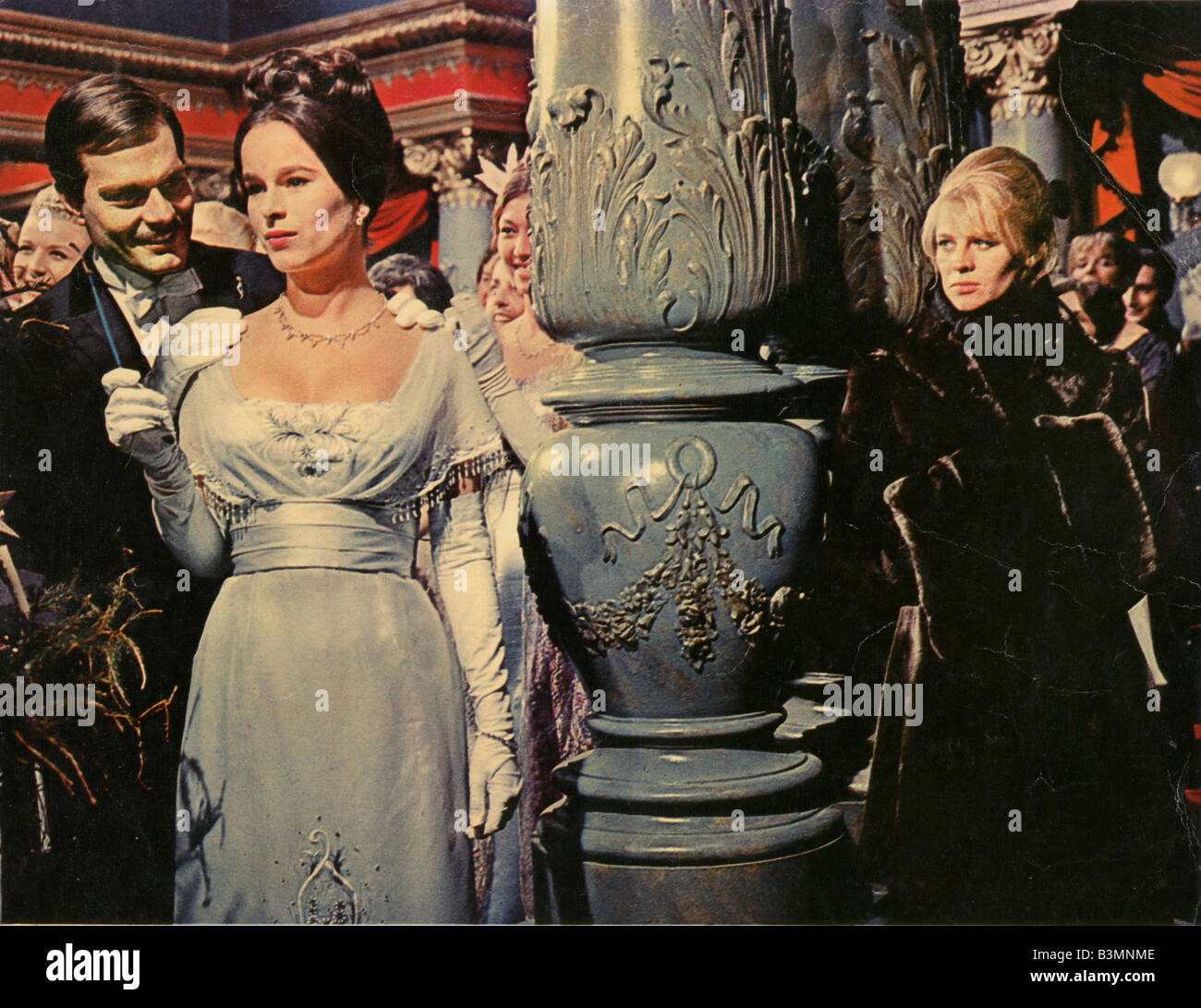 Doktor SCHIWAGO 1965 MGM Film mit Omar Sharif, Geraldine Chaplin und Julie Christie auf der rechten Seite Stockfoto