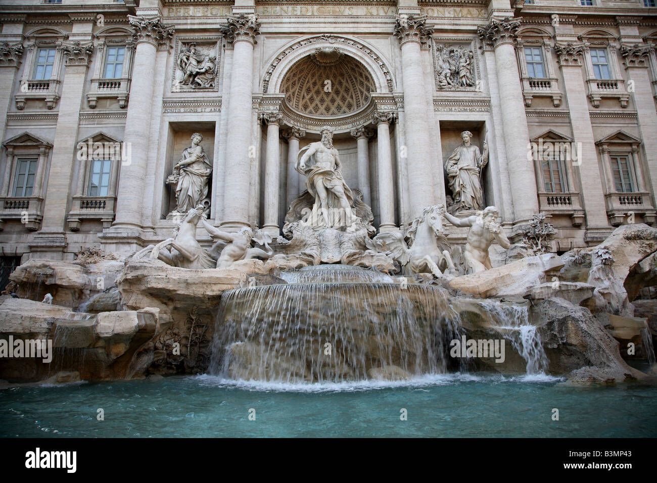 Italien Lazio Rom den Trevi Brunnen Fontana di Trevi behält seine Beliebtheit bei Besuchern nach Rom Stockfoto