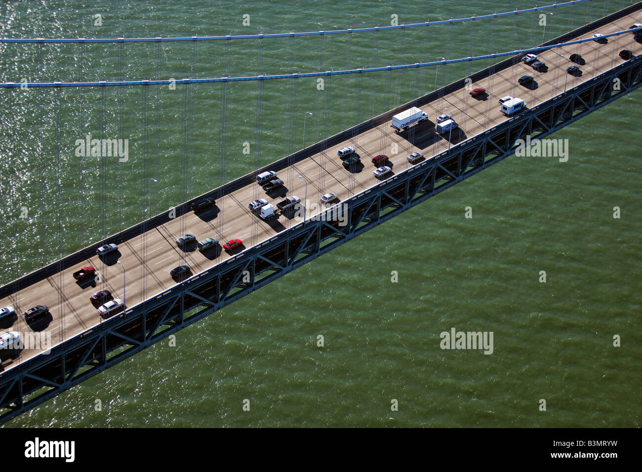 Überquert die Bucht Hängebrücke in Richtung San Francisco über die Bucht von San Francisco Stockfoto