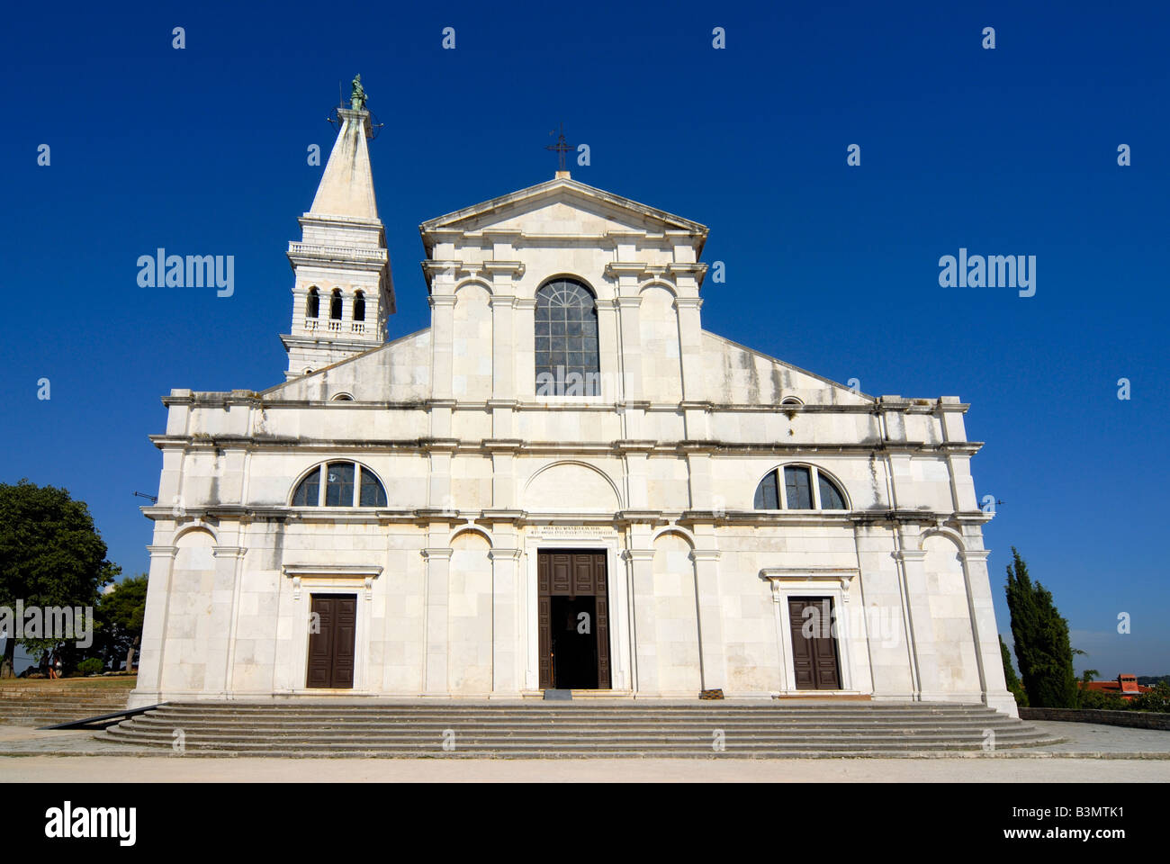 Frontale Fassade des barocken Kathedrale der Heiligen Euphemia in Rovinj Istrien Kroatien Stockfoto