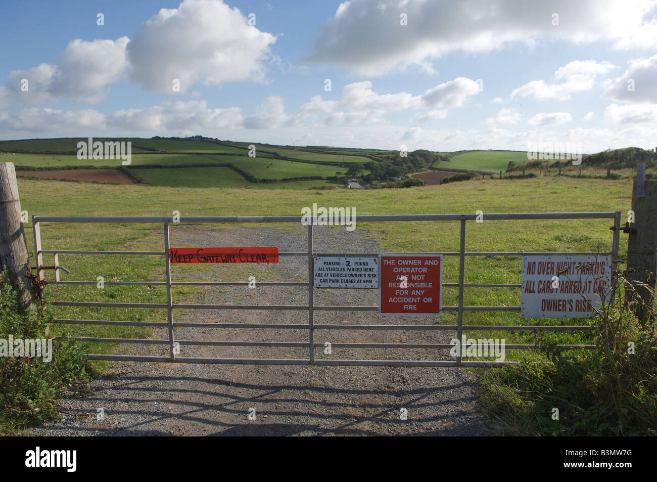 Eingang zu einer Klippe Parkplatz am Freathy Whitsand Bay Cornwall Großbritannien Europa Stockfoto