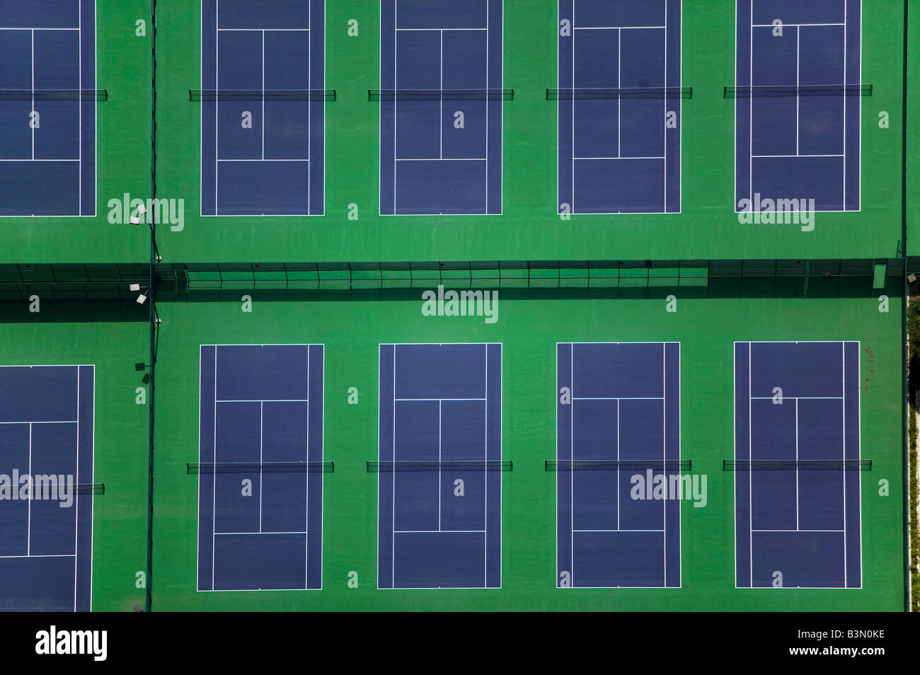 Antenne über Tennisplätze Stockfoto