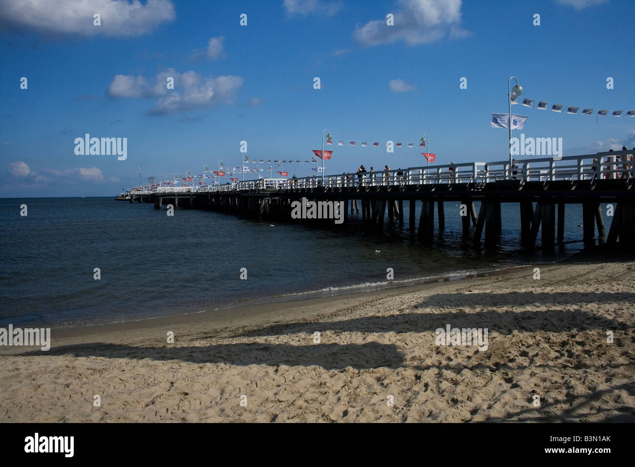 Pier in Sopot Pommern Polen es ist die längste Holzmole Europas die Molo ist 515 5 Meter lang Stockfoto