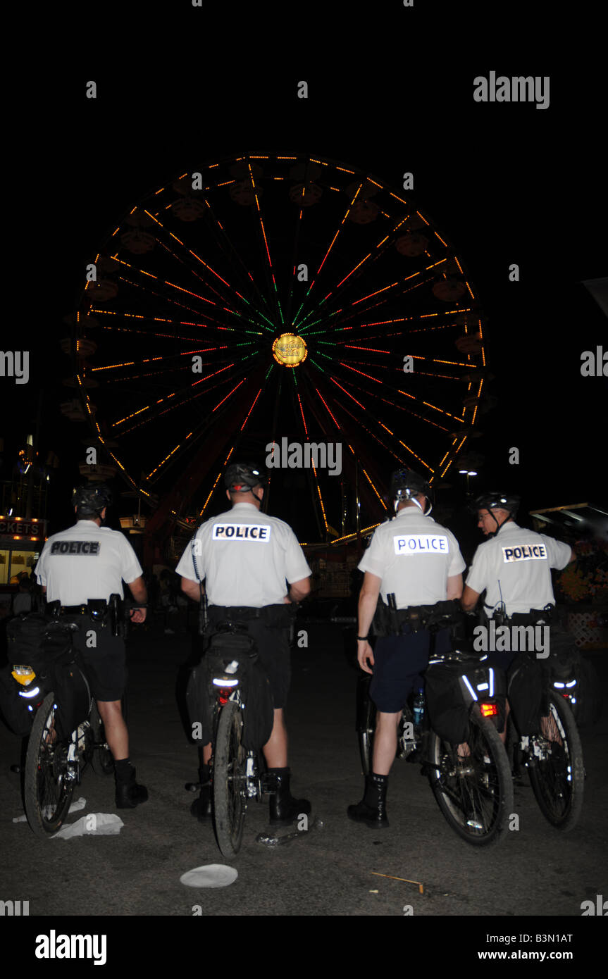 Polizei in Fahrräder Stockfoto